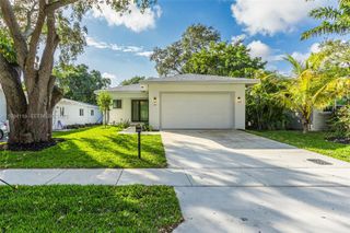 241 SW 4th St, Dania Beach, FL 33004