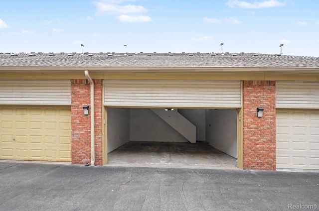 140 Paton Way, Romeo Village, MI 48065