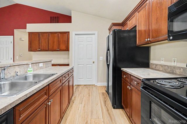 140 Paton Way, Romeo Village, MI 48065