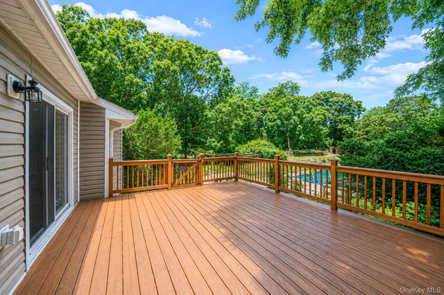 7 Somerset Street, Centereach, NY 11720