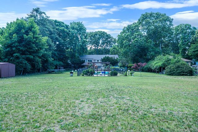 7 Somerset Street, Centereach, NY 11720