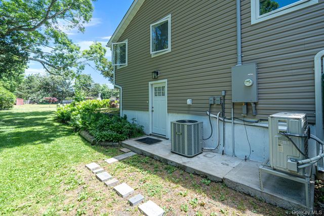 7 Somerset Street, Centereach, NY 11720