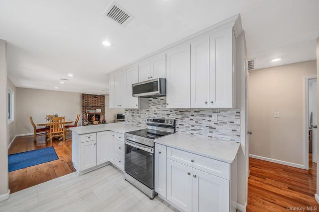 7 Somerset Street, Centereach, NY 11720