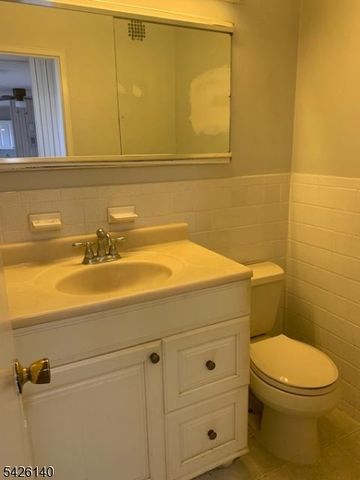 39 E 39Th St 7R, Paterson City, NJ 07514