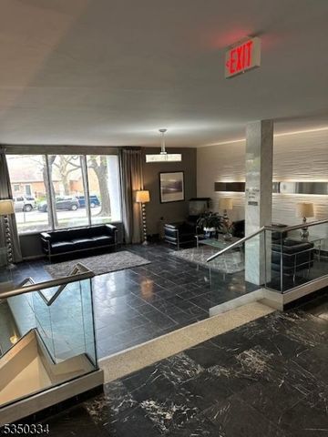39 E 39Th St 7R, Paterson City, NJ 07514