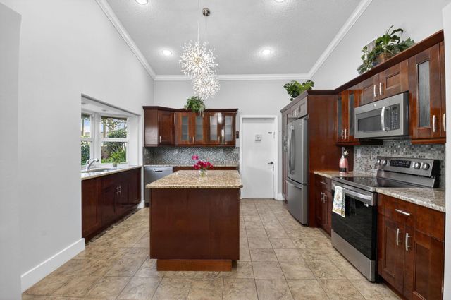 1290 NW 21st Terrace, Delray Beach, FL 33445