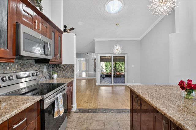 1290 NW 21st Terrace, Delray Beach, FL 33445