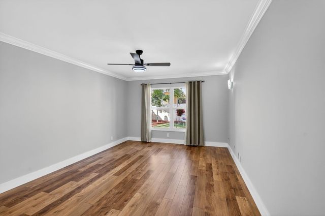 1290 NW 21st Terrace, Delray Beach, FL 33445