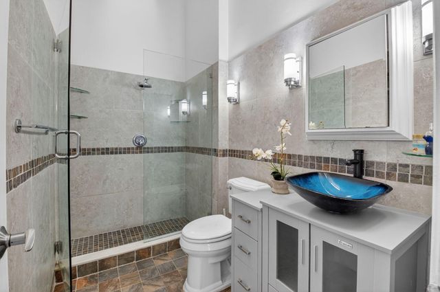 1290 NW 21st Terrace, Delray Beach, FL 33445