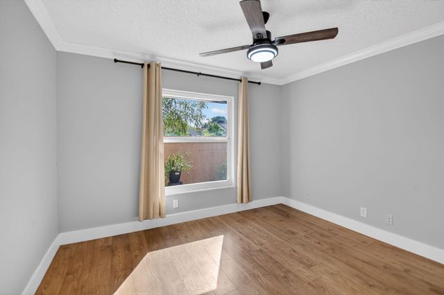 1290 NW 21st Terrace, Delray Beach, FL 33445