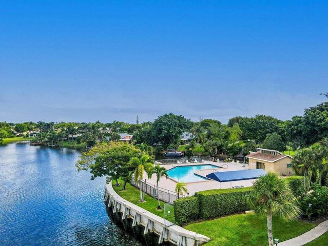 1290 NW 21st Terrace, Delray Beach, FL 33445