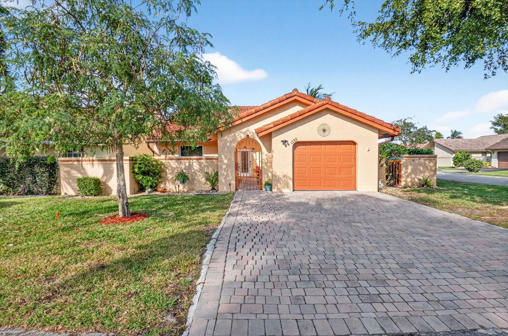 1290 NW 21st Terrace, Delray Beach, FL 33445
