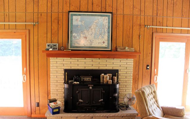 7203 Valley, Honor, MI 49640