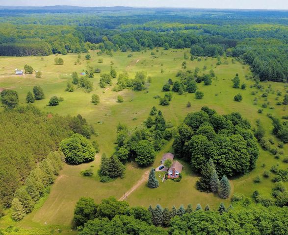 7203 Valley, Honor, MI 49640