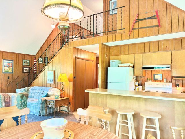 7203 Valley, Honor, MI 49640