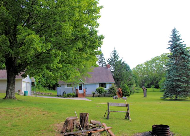 7203 Valley, Honor, MI 49640