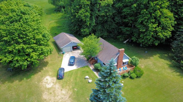 7203 Valley, Honor, MI 49640