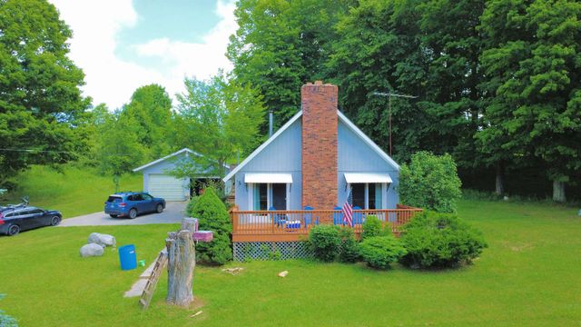 7203 Valley, Honor, MI 49640