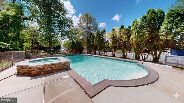 4313 LEOLA AVE, Halethorpe, MD 21227