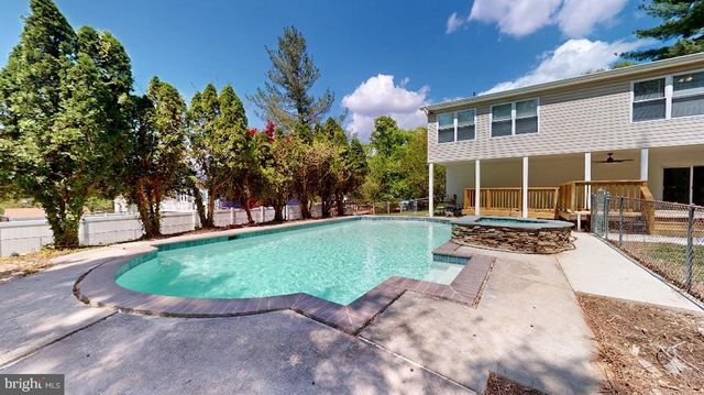 4313 LEOLA AVE, Halethorpe, MD 21227