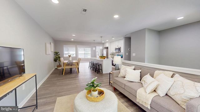 4313 LEOLA AVE, Halethorpe, MD 21227