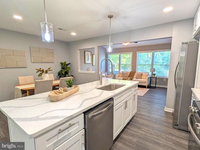 4313 LEOLA AVE, Halethorpe, MD 21227