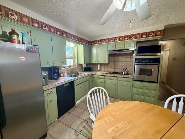 305 S 1st Street, Crandall, TX 75114