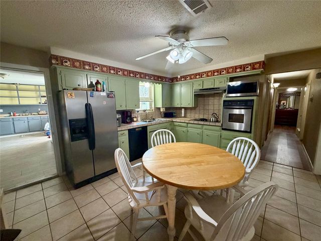 305 S 1st Street, Crandall, TX 75114