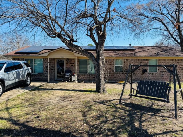 305 S 1st Street, Crandall, TX 75114
