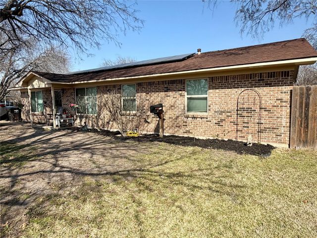 305 S 1st Street, Crandall, TX 75114