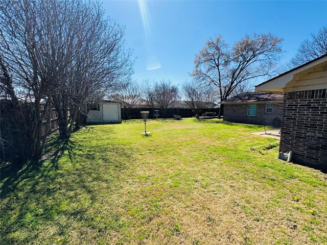 305 S 1st Street, Crandall, TX 75114