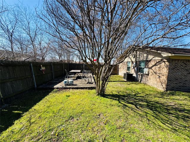 305 S 1st Street, Crandall, TX 75114