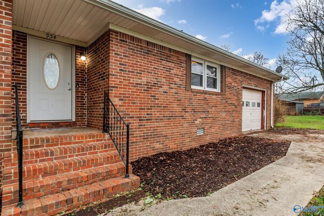 954 Boles Road, New Market, AL 35761