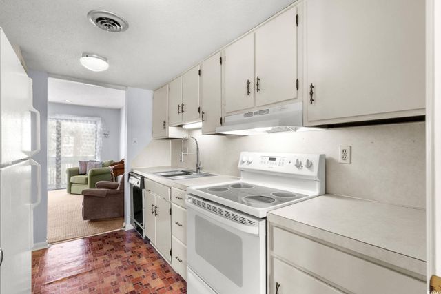 1000 11th Ave N Apt 113, North Myrtle Beach, SC 29582