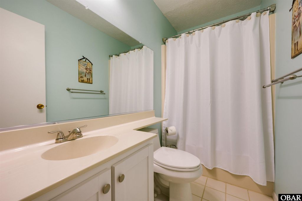 Image 13 of property listing at 117 Sea Colony Dr Unit B312, Duck, NC 27949