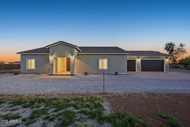 21035 W OCOTILLO Avenue, Buckeye, AZ 85326