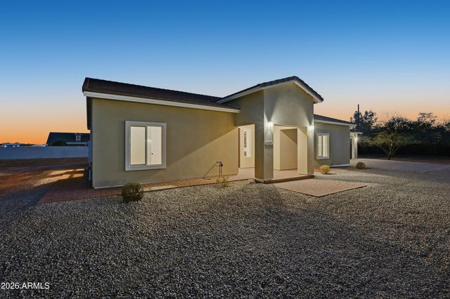 21035 W OCOTILLO Avenue, Buckeye, AZ 85326