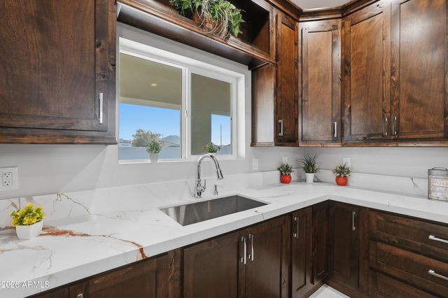 21035 W OCOTILLO Avenue, Buckeye, AZ 85326