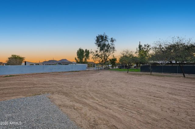 21035 W OCOTILLO Avenue, Buckeye, AZ 85326