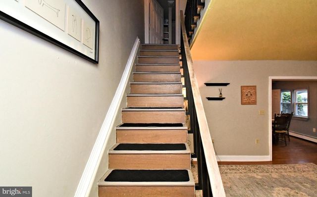 658 MACOBY AVE, Green Lane, PA 18054