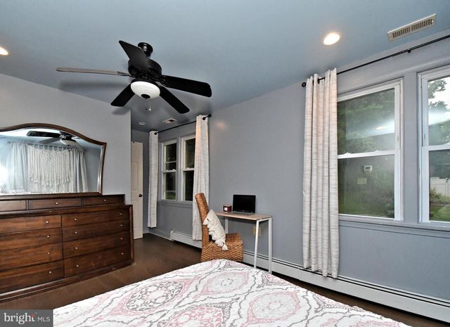 658 MACOBY AVE, Green Lane, PA 18054
