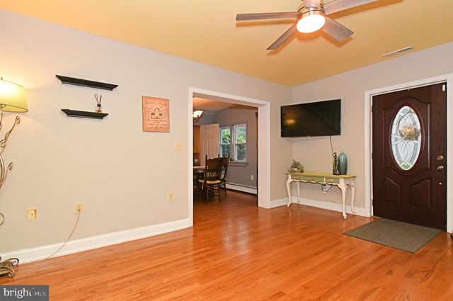 658 MACOBY AVE, Green Lane, PA 18054