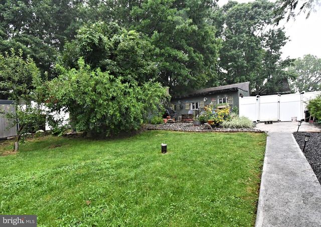 658 MACOBY AVE, Green Lane, PA 18054