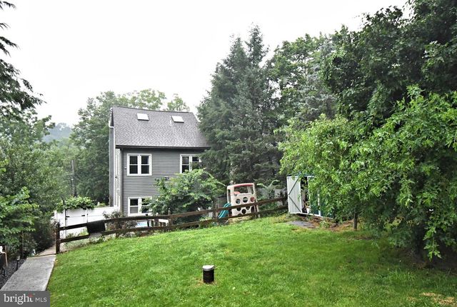 658 MACOBY AVE, Green Lane, PA 18054
