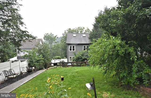 658 MACOBY AVE, Green Lane, PA 18054