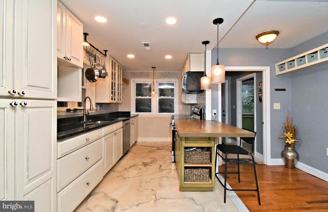 658 MACOBY AVE, Green Lane, PA 18054