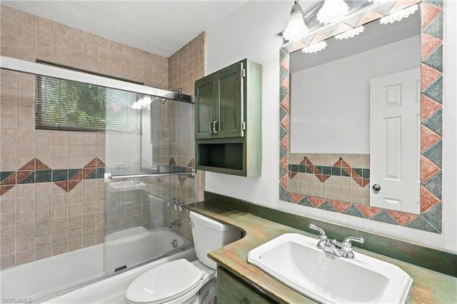 1195 Clam CT 203, Naples, FL 34102