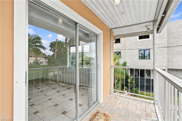 1195 Clam CT 203, Naples, FL 34102