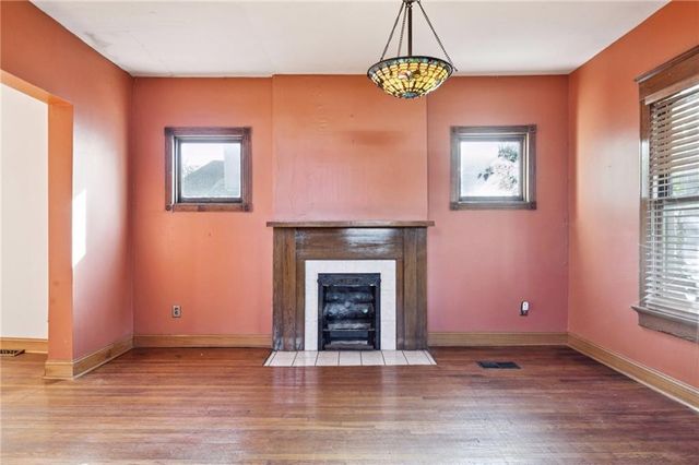 2709 CHARLOTTE Street, Kansas City, MO 64109