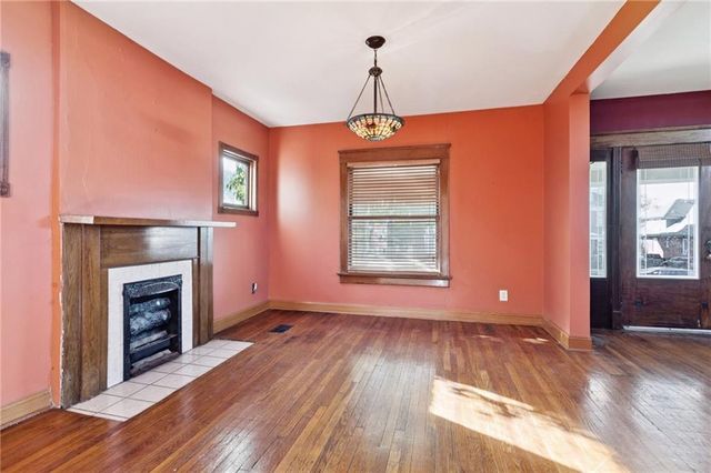 2709 CHARLOTTE Street, Kansas City, MO 64109